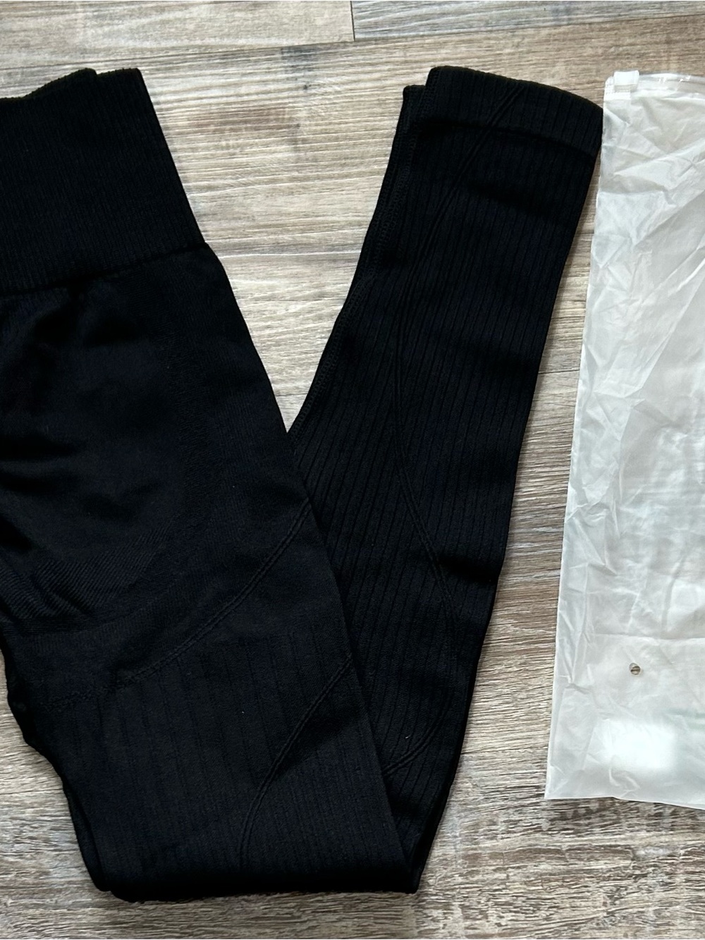 HALARA Black Ribbed High-Waist Leggings
